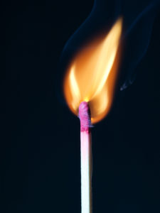 Feuer kann gefährlich sein