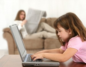 Tipp: Internet-Einsteiger niemals alleine surfen lassen. So haben sie alles unter Kontrolle