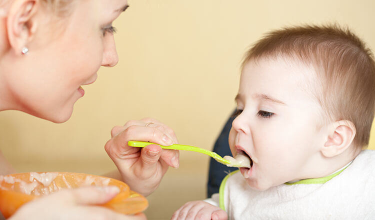 Ernährung bei Babys – Beikost, das Baby an Beikost gewöhnen